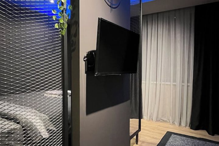 Room 15 of 28