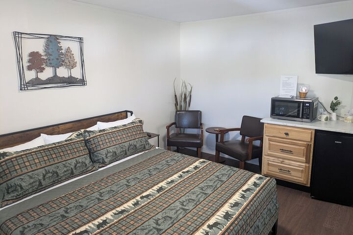 Room 33 of 46