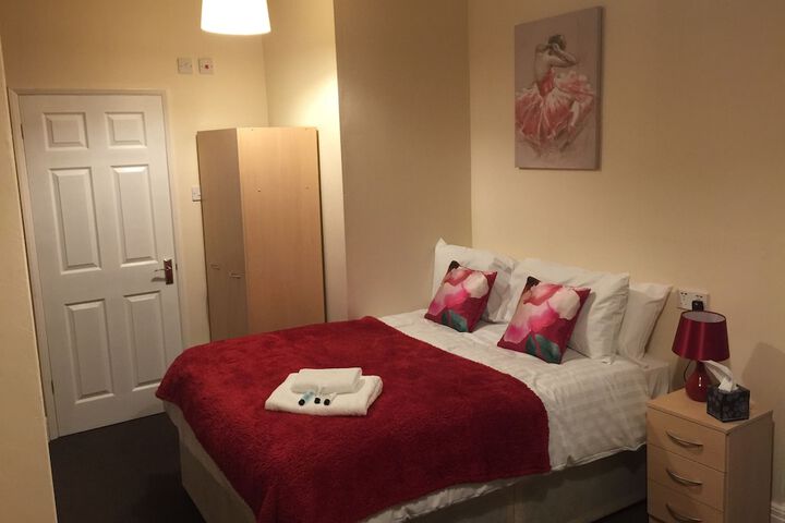 Room 2 of 4