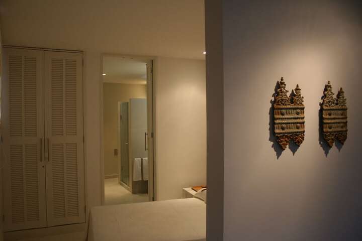 Room 7 of 106
