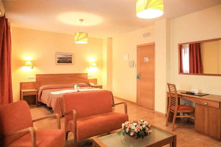 Room 5 of 28