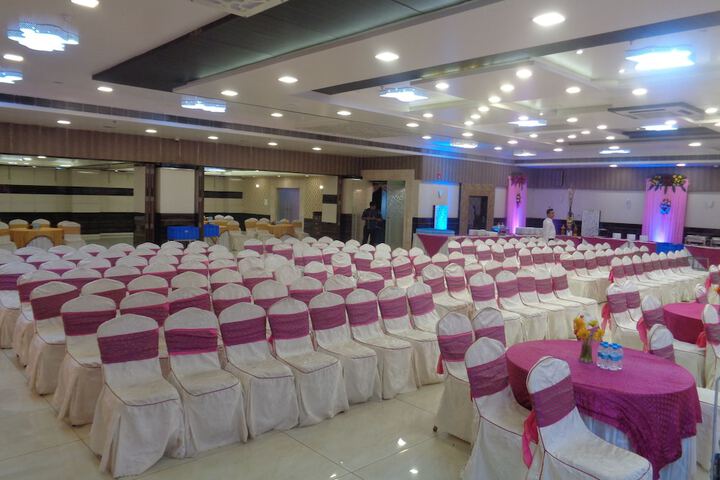Ballroom/Hall 36 of 49