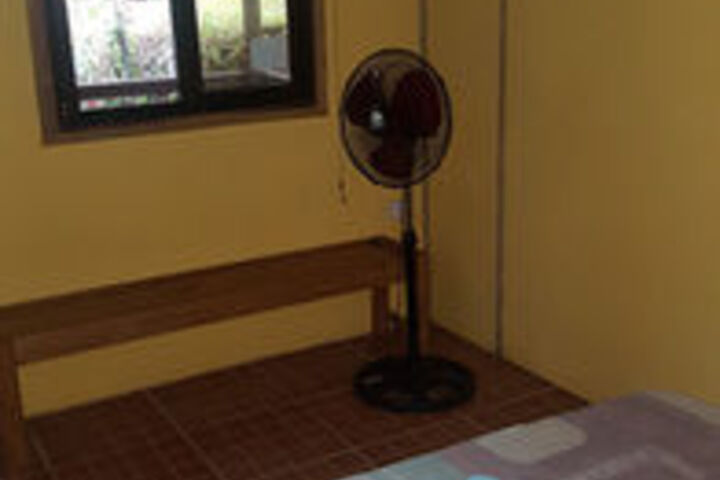 Room 17 of 28