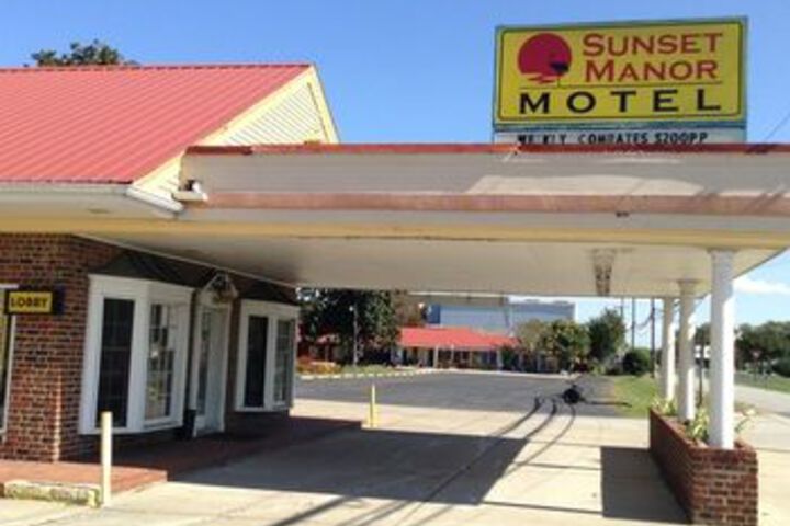 Image of Sunset Manor Motel