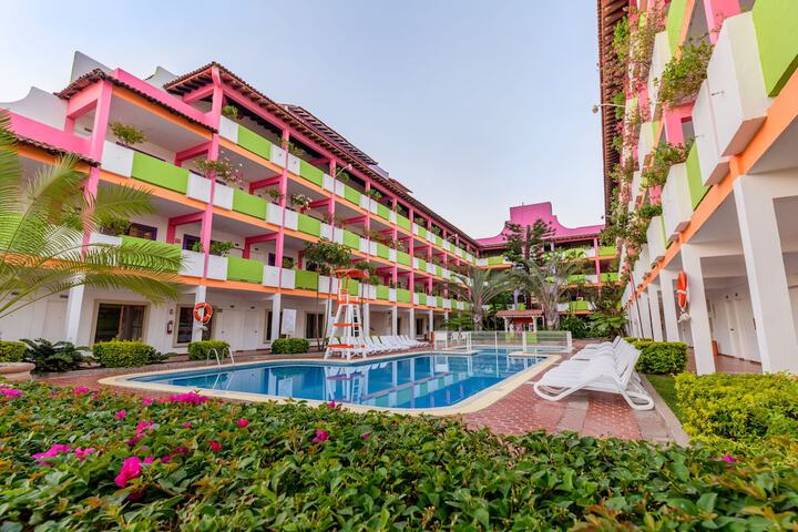 Pool Hotel