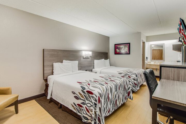 2 Double Beds (8 of 10)