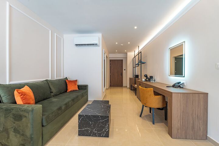 Room 14 of 187