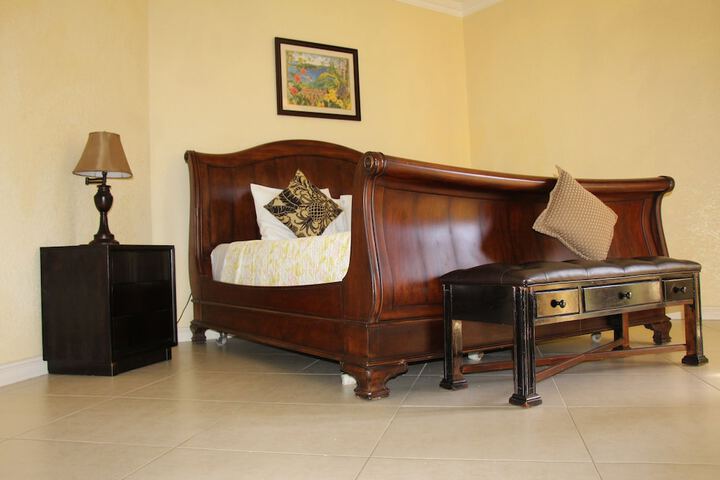 Room 9 of 65