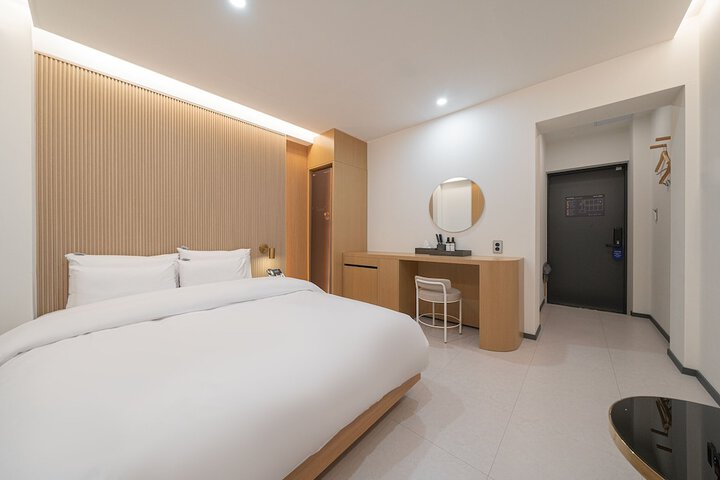 Room 17 of 116