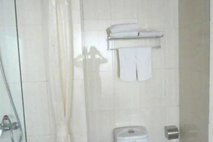 Room 10 of 15