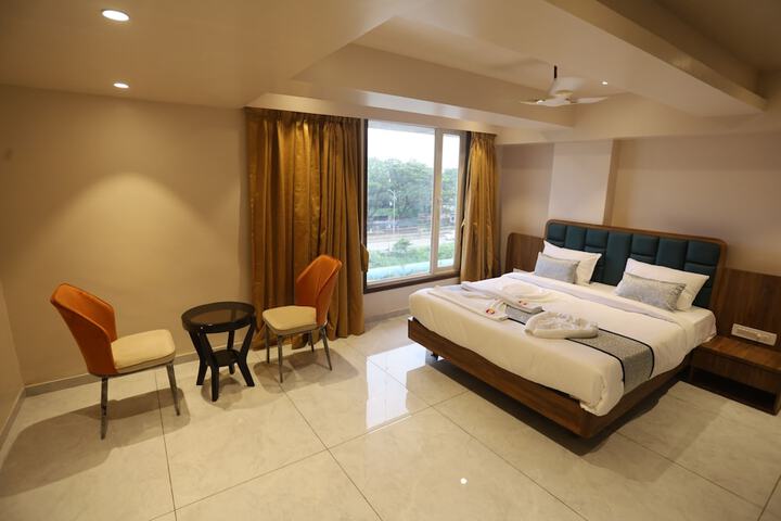 Room 10 of 38