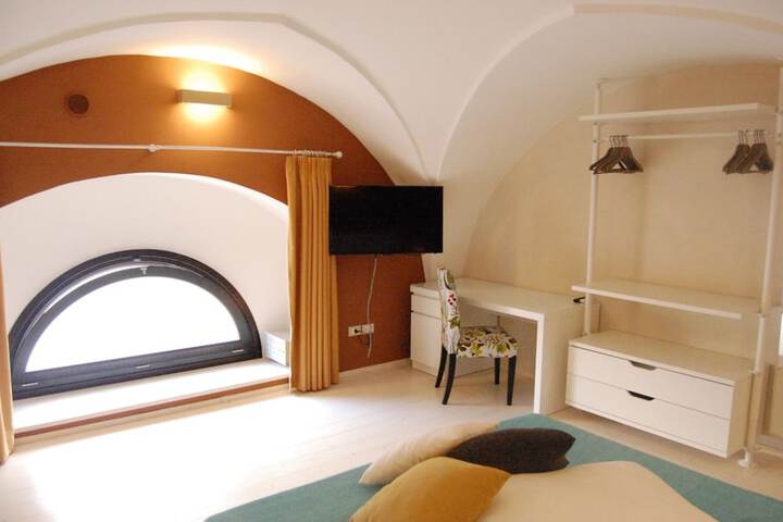 Room 21 of 32