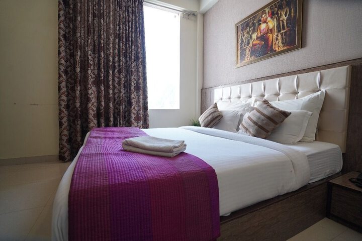 Room 8 of 22