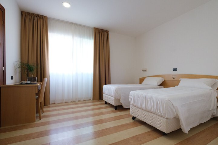 Room 35 of 53