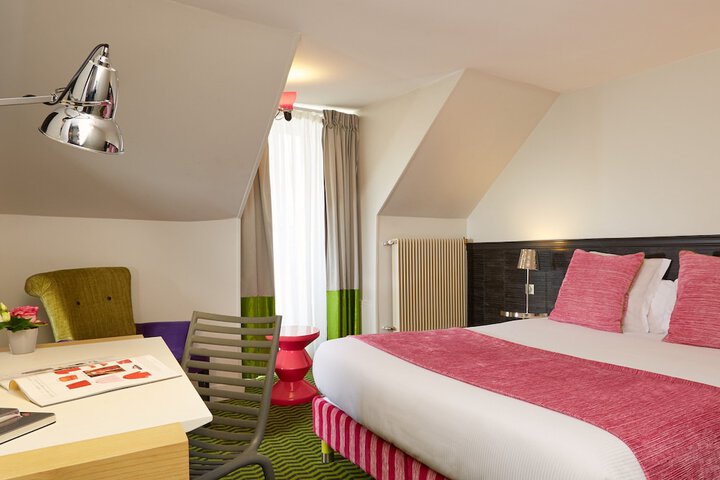 Room 9 of 36