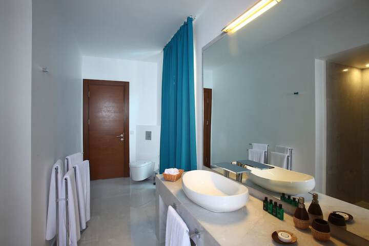 Clean Restrooms