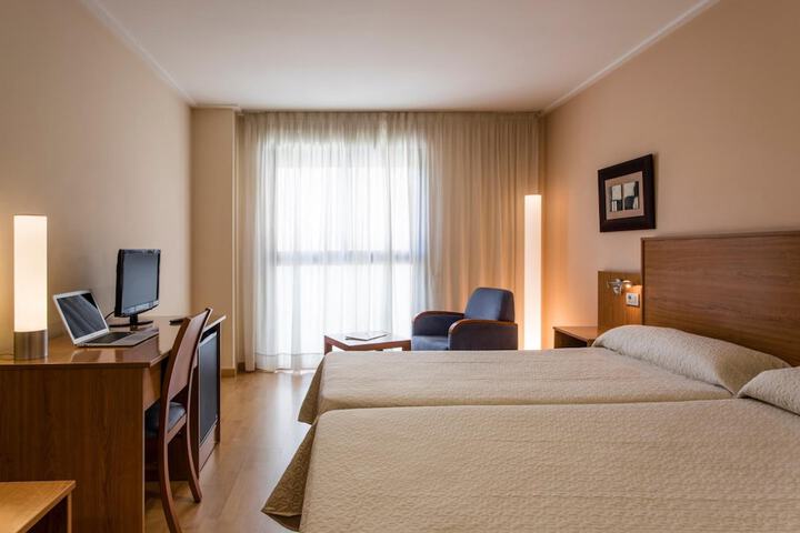Room 12 of 48