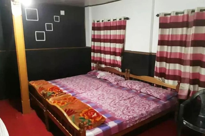 Room 8 of 11