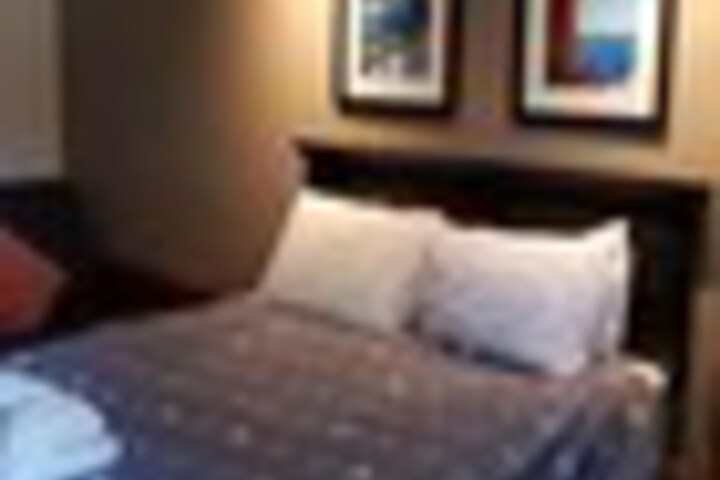 Room 137 of 828