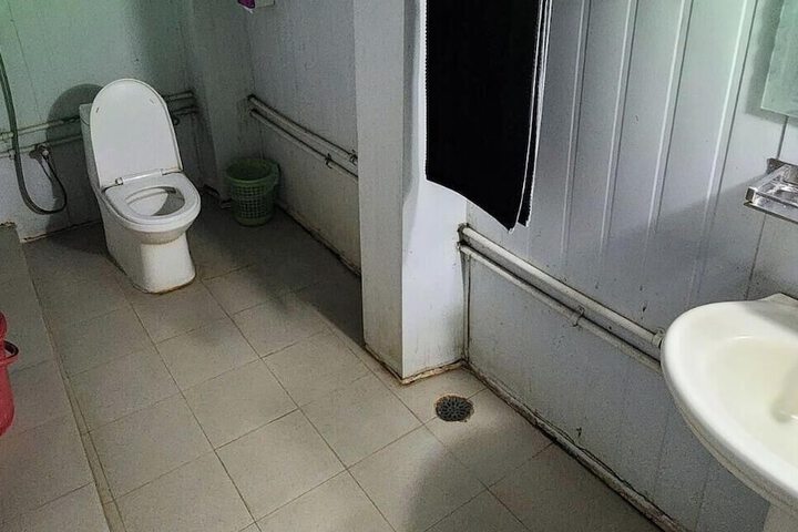 Room 6 of 20