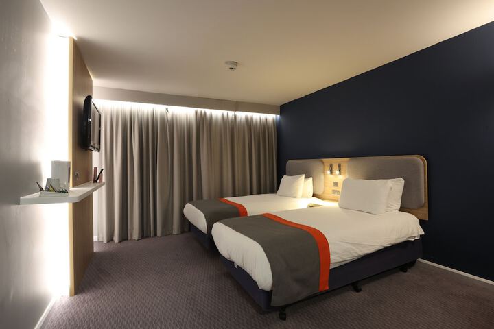 Room 7 of 22