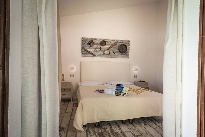 Room 15 of 74