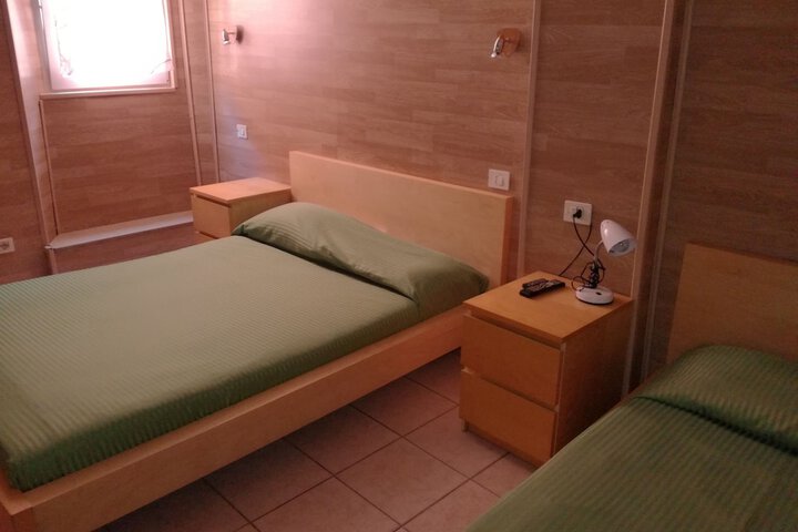 Room 10 of 60