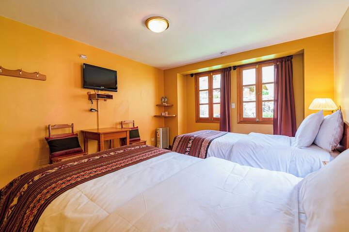 Room 25 of 132