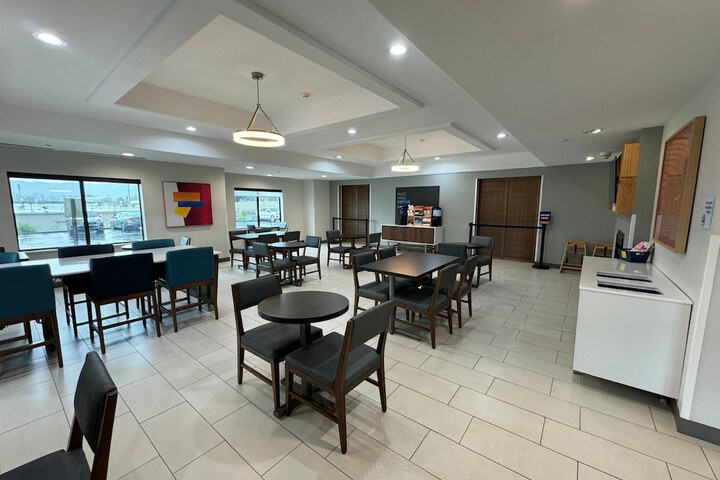 Breakfast/Coffee Service 44 of 48