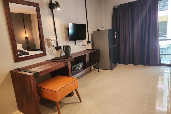 Room 27 of 86