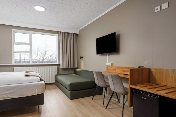Room 8 of 49