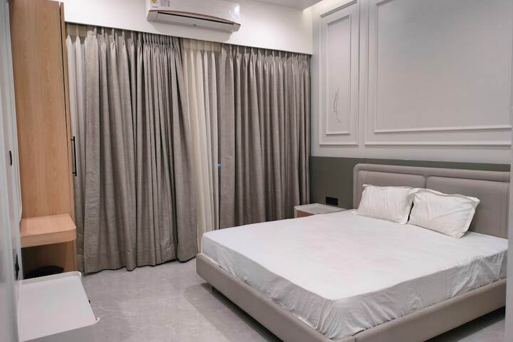 Room 8 of 11