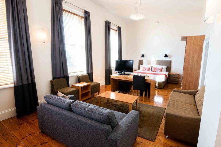 Room 6 of 32