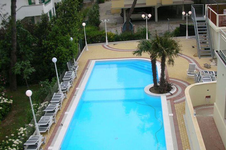 Pool 22 of 53