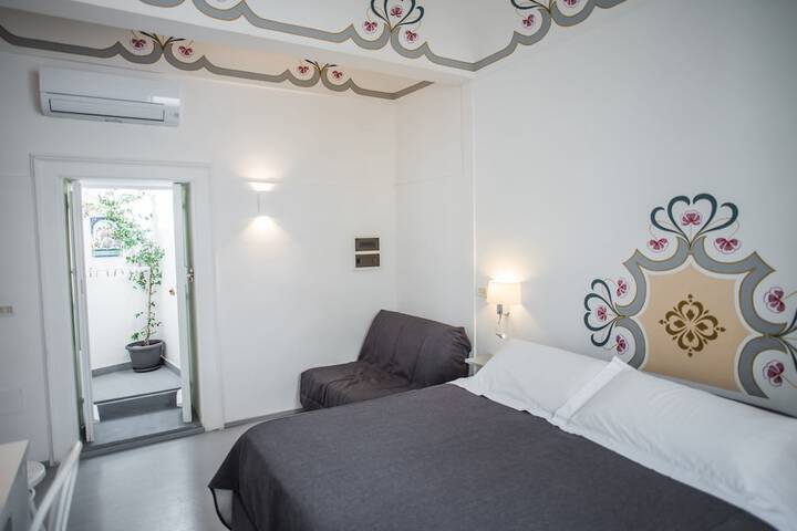 Room 18 of 113