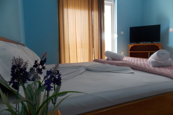 Room 25 of 74