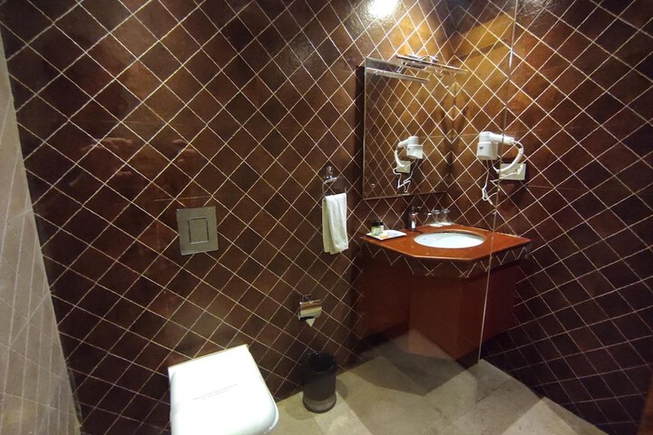 Room 28 of 56