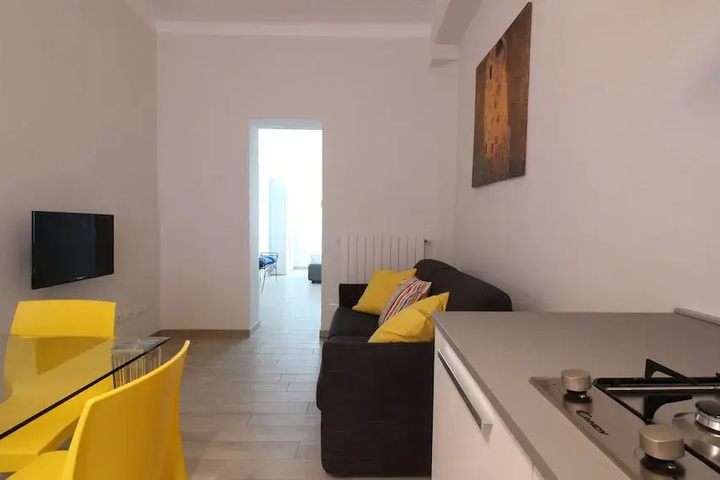 Room 5 of 14