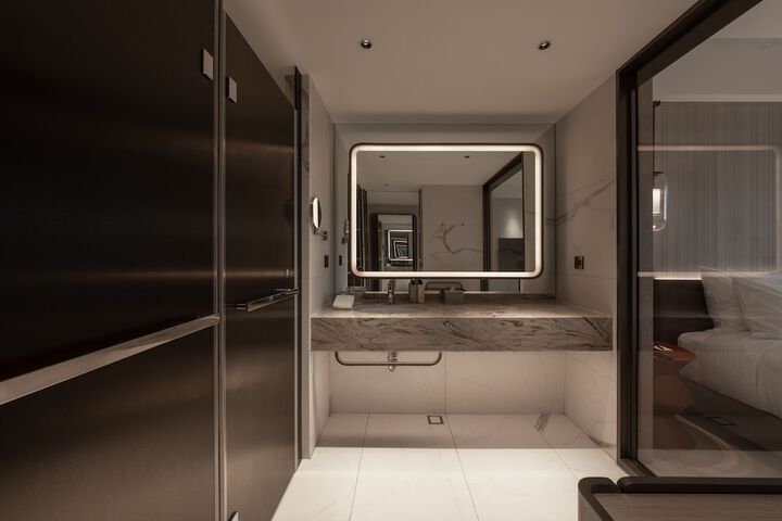 Room 19 of 35