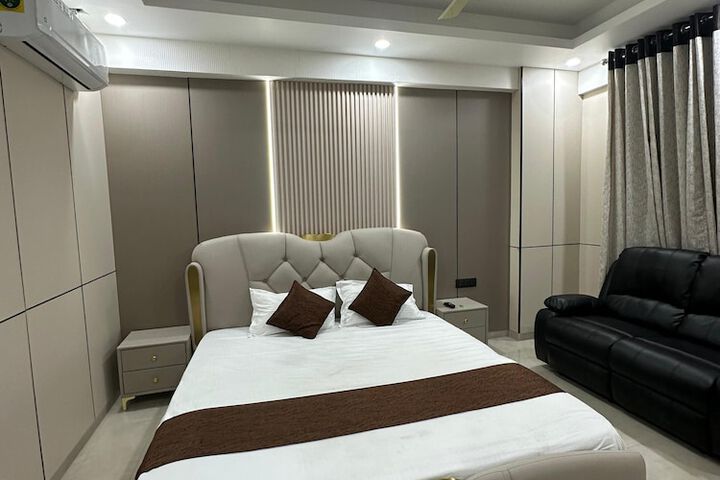 Room 7 of 24