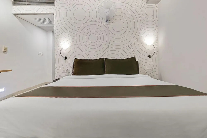 Room 7 of 17