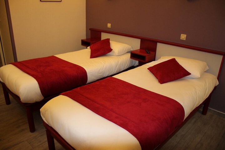 Room 12 of 68
