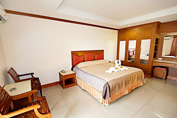 Room 7 of 51