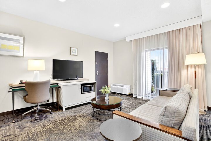 Room 48 of 236