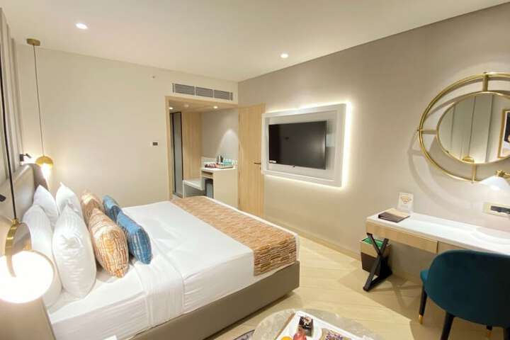 Room 10 of 56