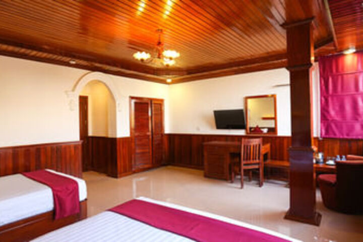 Room 17 of 27