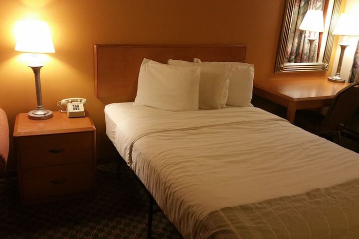 Room 6 of 24