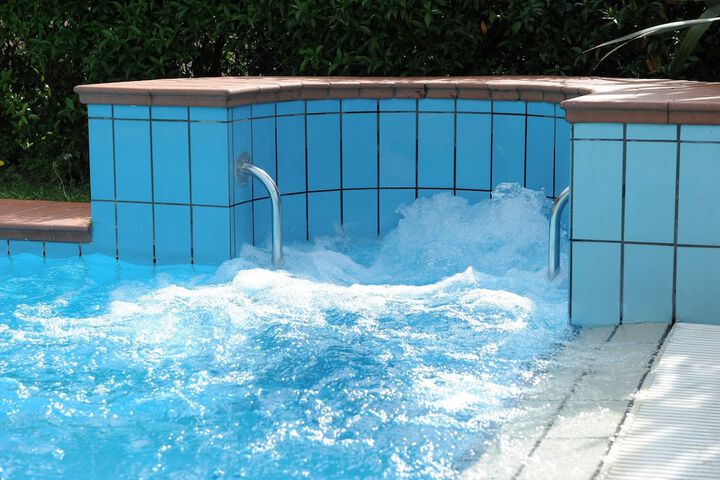 Pools & Facilities