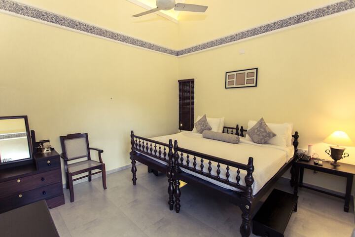 Room 6 of 27