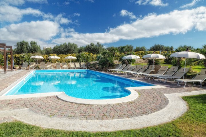 Pool 39 of 70